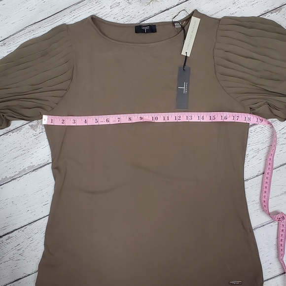 T Tahari Army Green Short Puff Sleeve Stretch Knit Shirt Top medium NWT - Picture 8 of 9